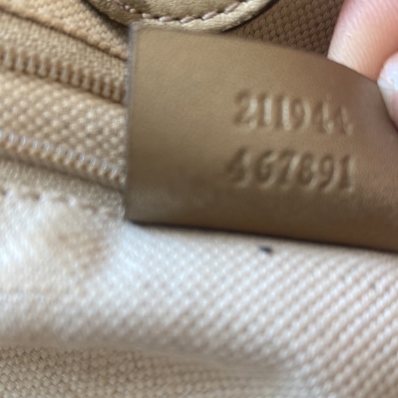EUC Gucci Tote - Picture 8 of 9